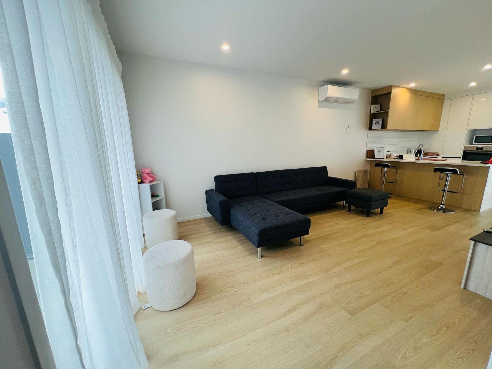 Central Modern 3-Bedroom,3- Bathroom House With Patio And Carpark- Lower Hutt City Centre Exterior photo